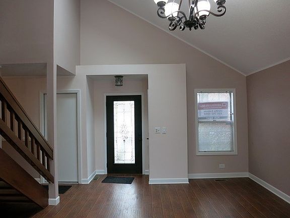 2nd image of 16 Yardley Ct #16