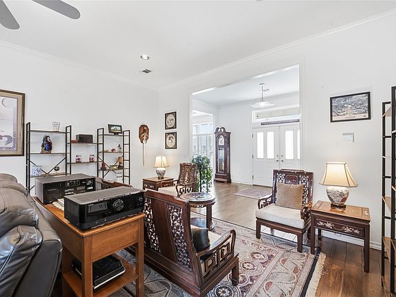 4th image of 309 Parkhill Ln