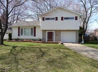 21460 Mastick Rd, Fairview Park, OH 44126