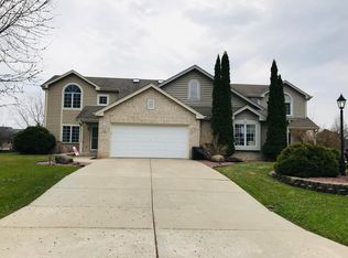 N48W16089 Lone Oak Ln, Menomonee Falls, WI 53051