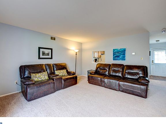 3rd image of 3013 Greenshire Ave