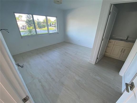 4th image of 2635 NE 17th St