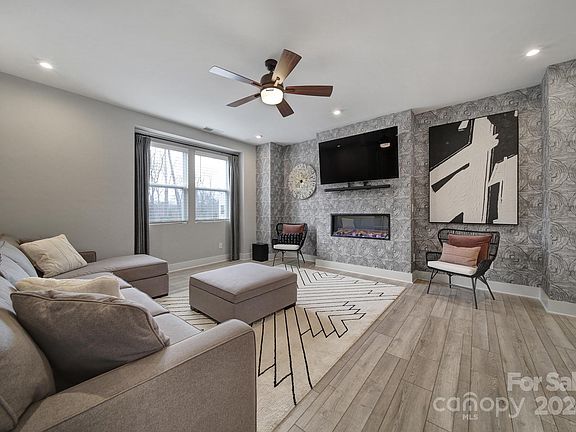 4th image of 2219 Aria Park Dr