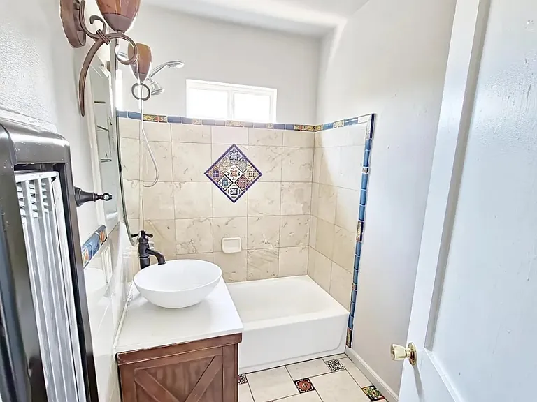 1541 W Culver St — Photo 9
