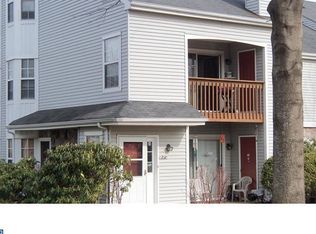 7011 Hopkins Ct, Holland, PA