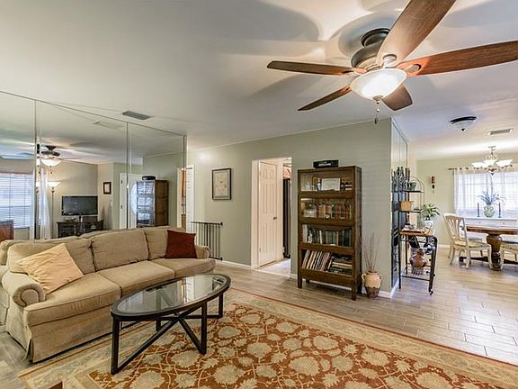 4th image of 5125 E Holland Ave