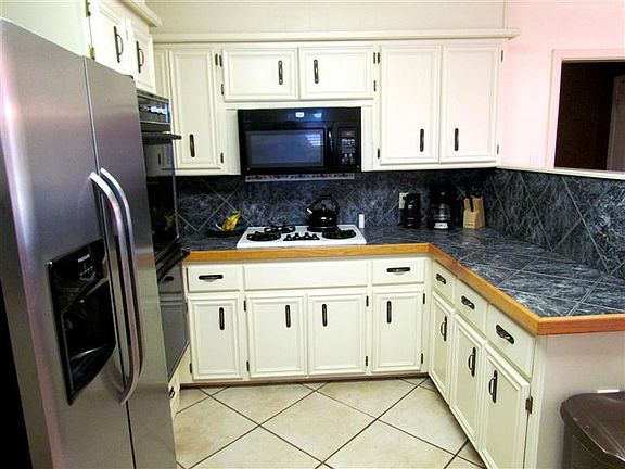 4th image of 8016 Elkhart Ave