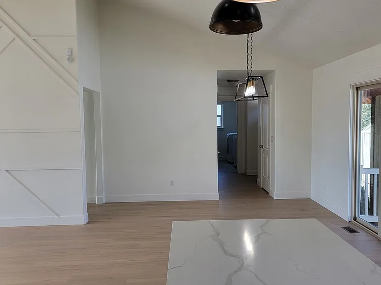 1652 W Brooke St — Photo 8