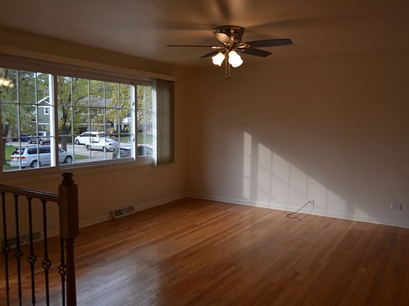 4th image of 9049 Forest Ln E