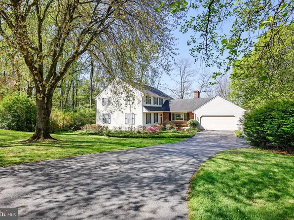 270 Firethorne Dr, West Chester, PA 19382