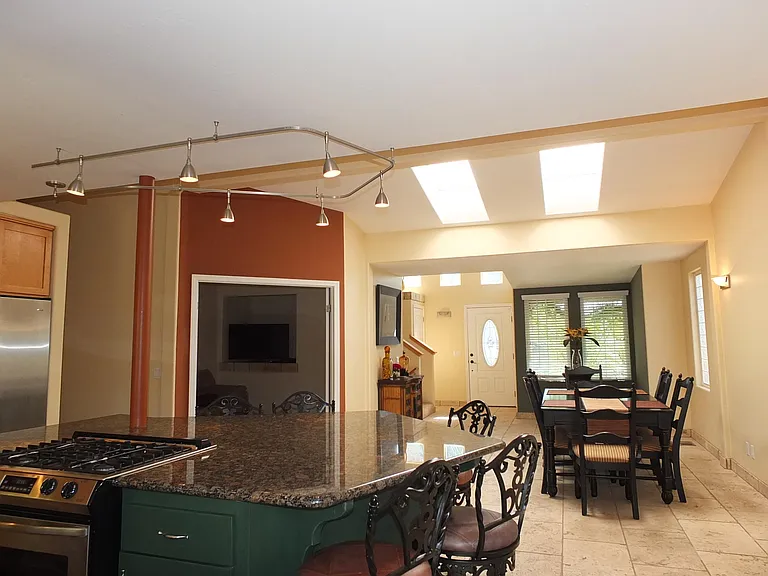 930 Taft St — Photo 20