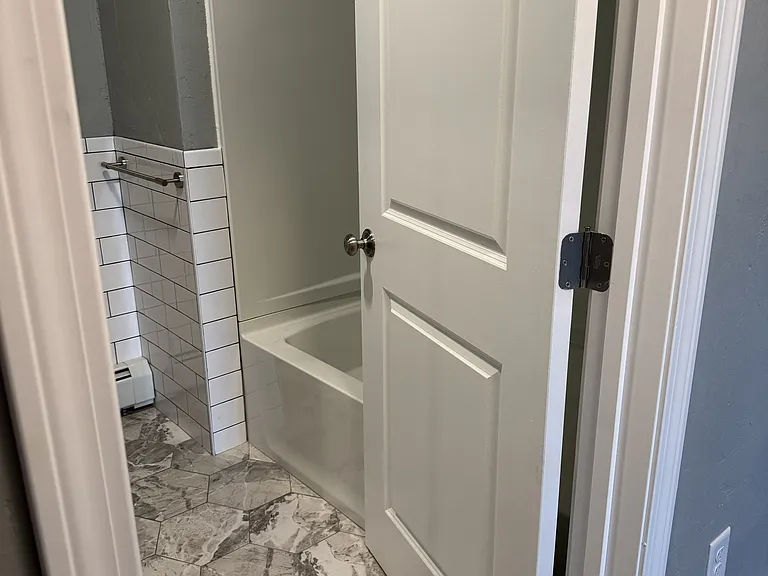 38 Foster St #1B — Photo 4