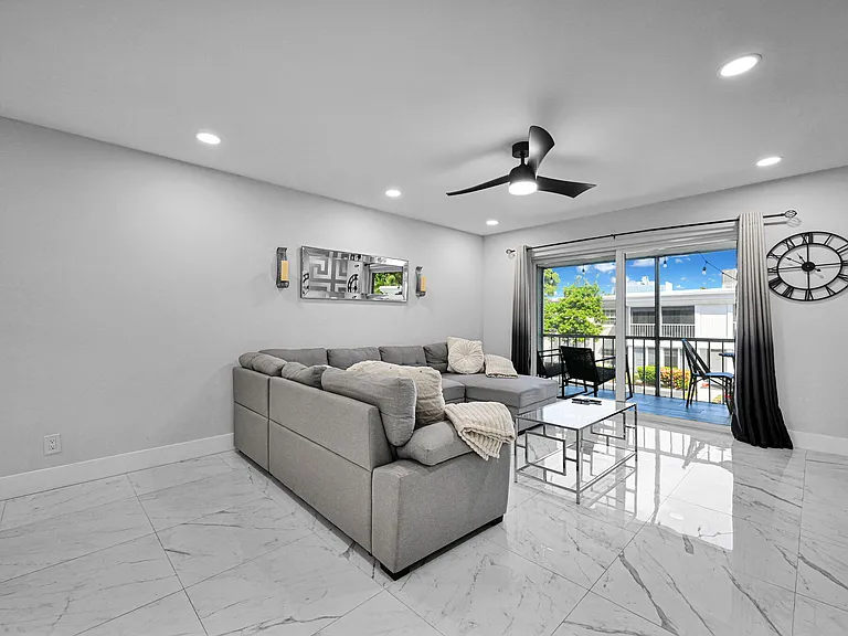 6279 Bay Club Dr #3 — Photo 28