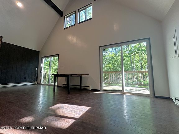 4th image of 1095 Deer Run E #1095