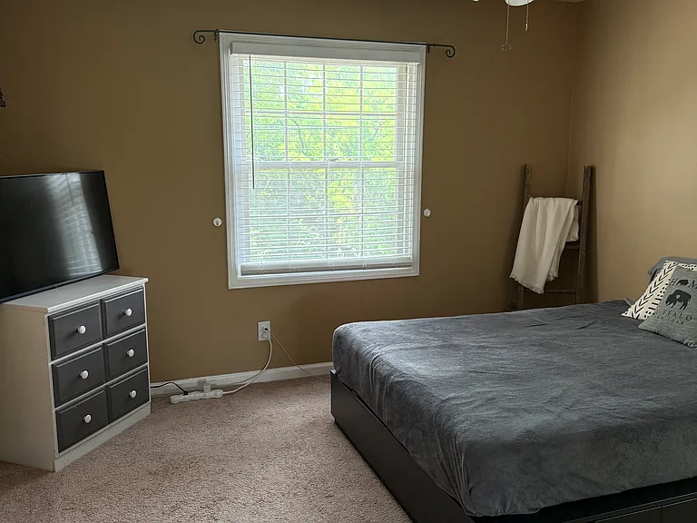 1100 Chatham Park Dr — Photo 5