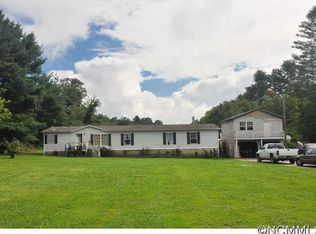 26 Green Valley Rd, Leicester, NC 28748