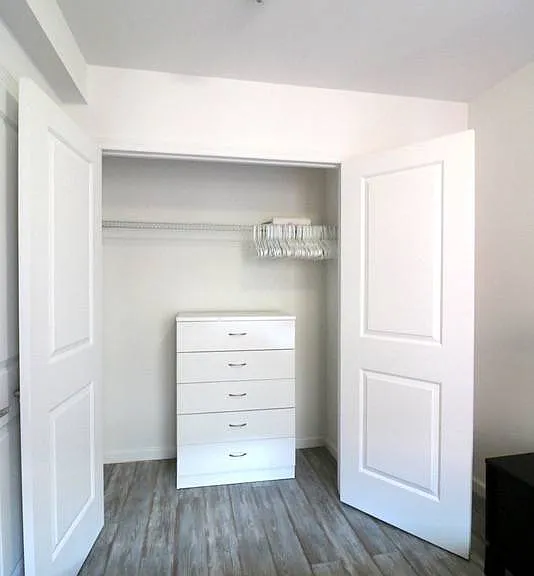 521 W 48th St #5H — Photo 3