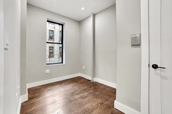 Rented by Empire City Real Estate LLC | media 25