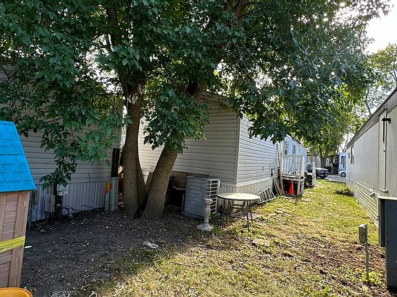 2nd image of 416 W Touhy Ave #119