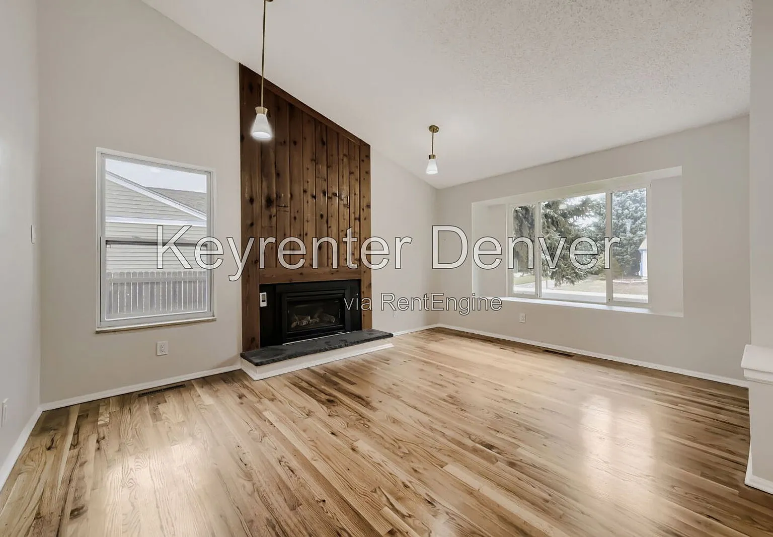 3 bed, 2.0 bath, 1574 sqft, $3,000 — Photo 4