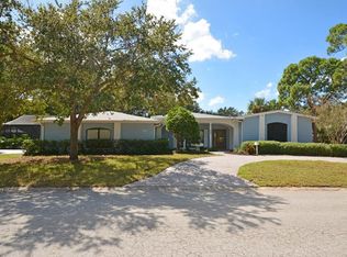 1735 Country Club Rd N, Saint Petersburg, FL 33710