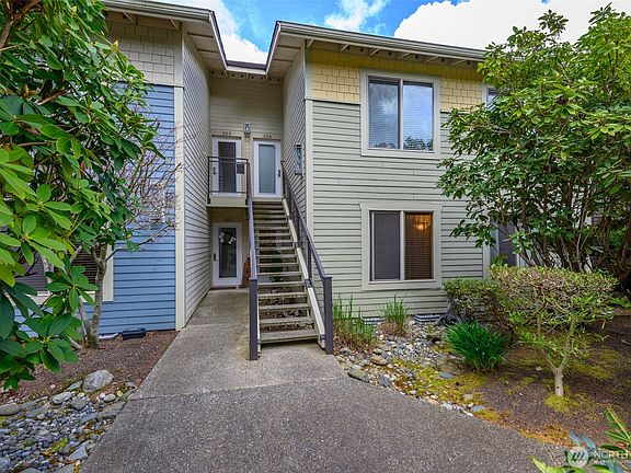 2nd image of 4309 Blue Heron Circle #104
