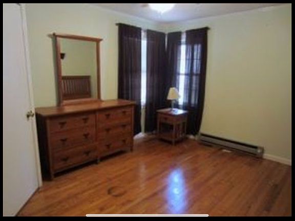 2nd image of 1725 Oaklawn St