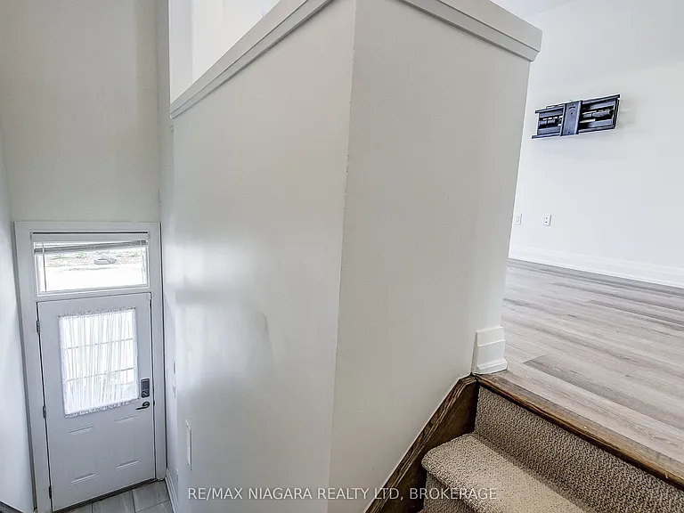 461 Blackburn Dr — Photo 6