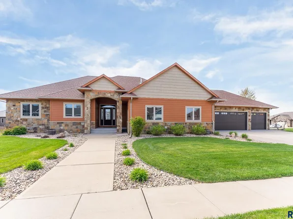 4901 E Mangrove St, Sioux Falls, SD 57110