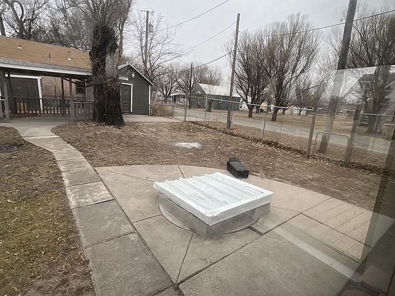 3rd image of 820 N Custer St #1