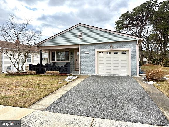 2nd image of 3 Woodstock Dr