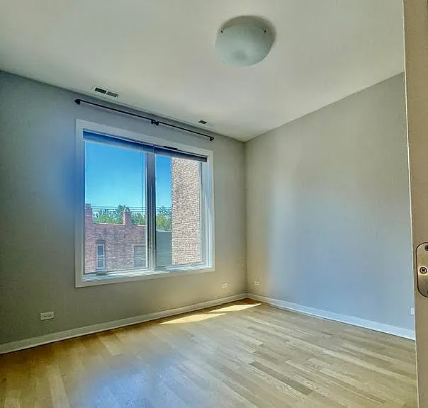 1150 N Hoyne Ave #2 — Photo 25