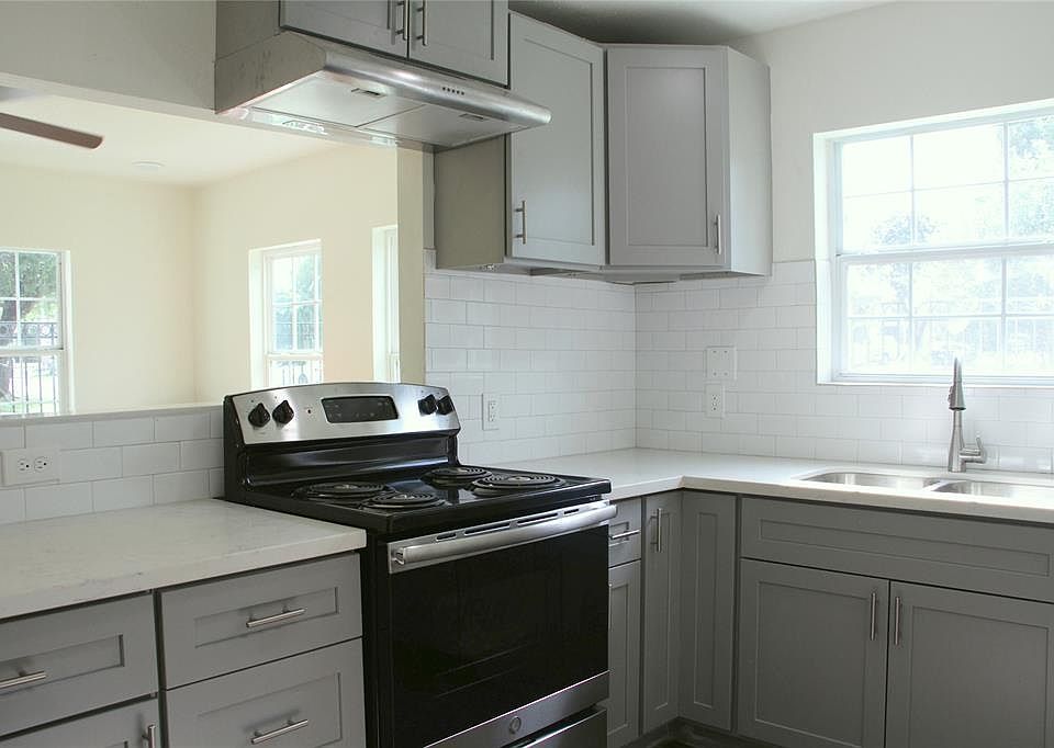 1st image of 2720 Truxillo St #6