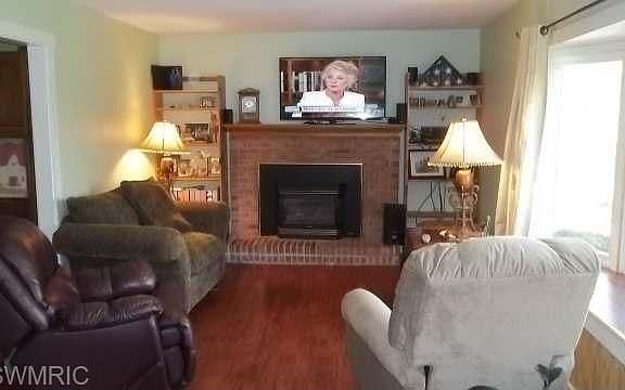 4th image of 309 Ross Dr