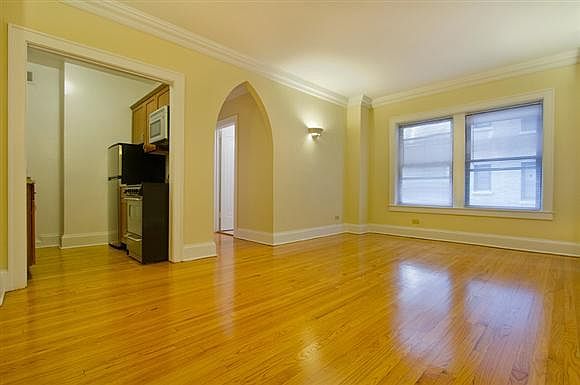 1st image of 401 W Fullerton Pkwy APT 1605E