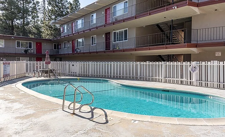 LOTUS APARTMENTS — Photo 4