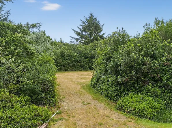 284 Captains Court SW, Ocean Shores, WA 98569