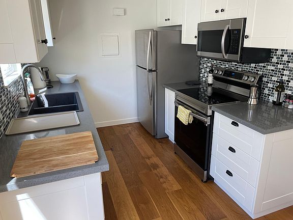 3rd image of 4545 Aragon Dr