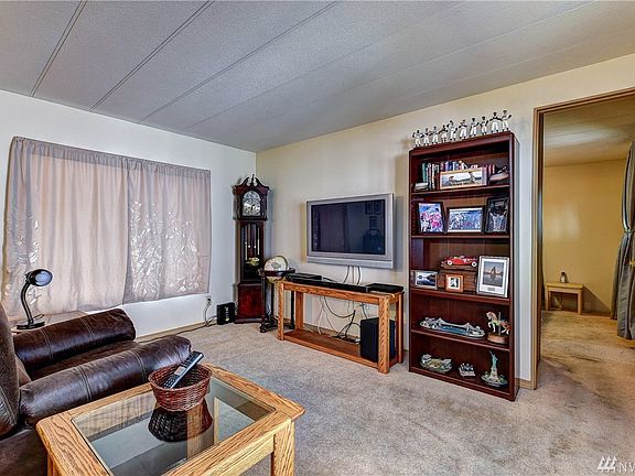 2nd image of 7301 NE 175th St Unit 209