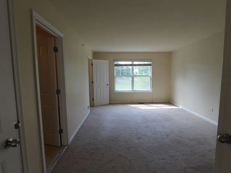 316 Ross Ct — Photo 16