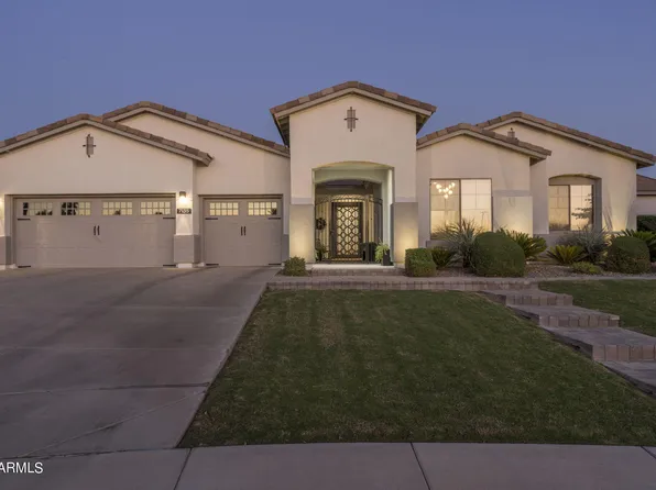 7135 S ST RUBEN Avenue, Gilbert, AZ 85298