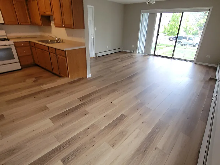 10512 Lyman Ave #2S — Photo 2