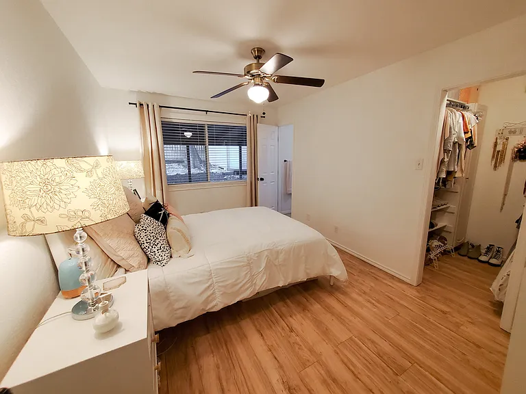924 Acorn Oaks Dr — Photo 11