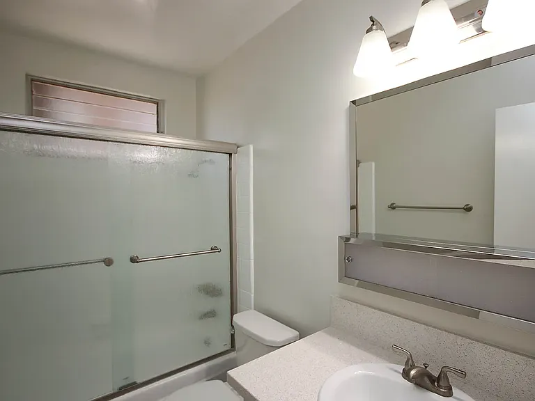 567 N Holliston Ave #1 — Photo 15