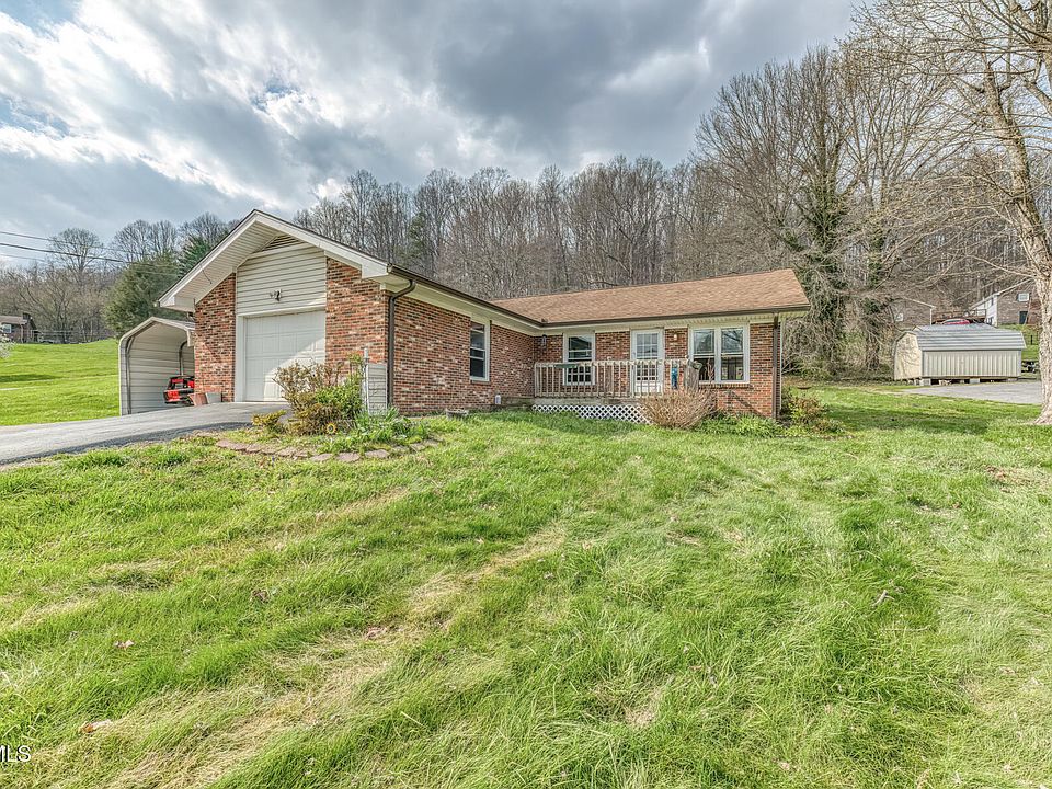 1st image of 220 Hillsboro Dr