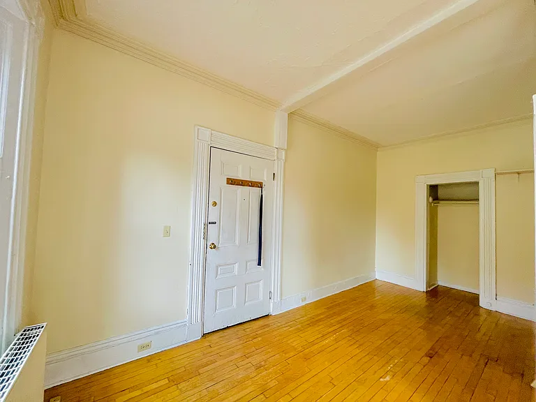 111 College St #1C — Photo 8