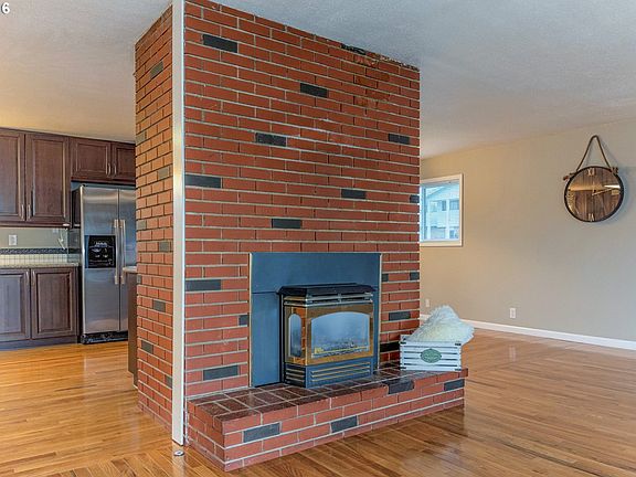 5th image of 4808 NE 44th Ave