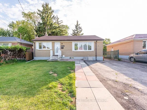 7150 Minotola Ave, Mississauga, ON L4T 2T1