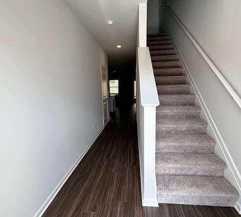 2nd image of 461 Oakwood Dr #67