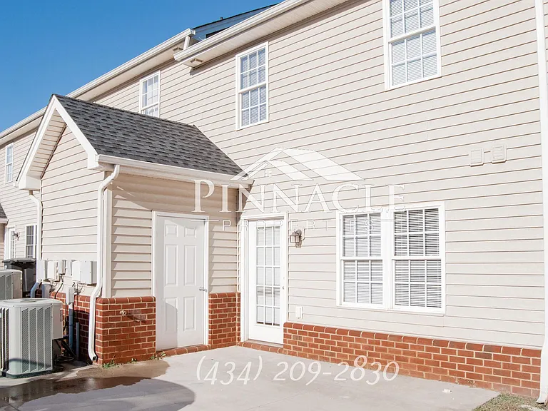 104 Colonnade St — Photo 17